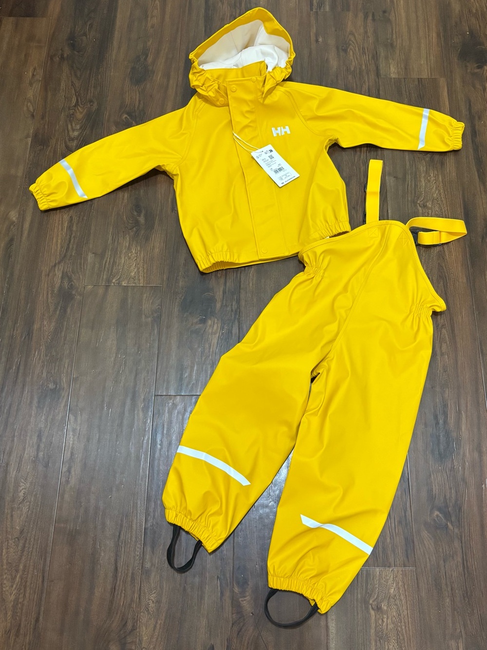 *Brand New* Size 3 Helly Hansen Bergen 2.0 Rain Jacket and Pants Set